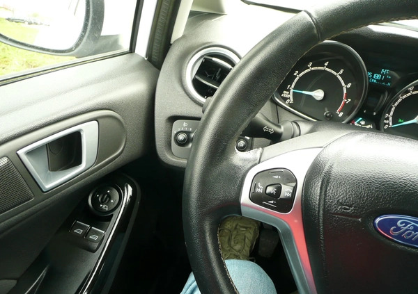 Ford Fiesta cena 38400 przebieg: 51900, rok produkcji 2017 z Koszalin małe 667